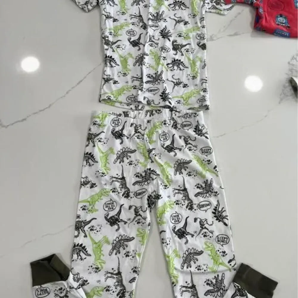 Size 6 Toddler Pajamas dinosaur & Thomas the Tank Engine short sleeve